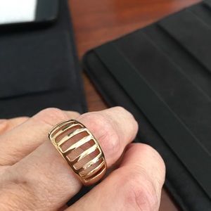 Amazing 18K gold pleated ring